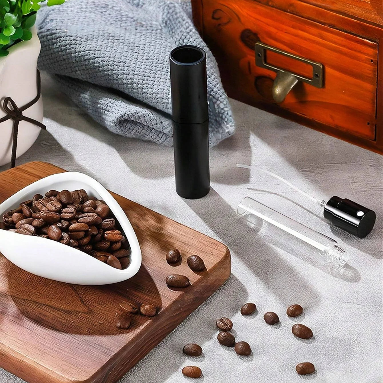 Anti-Static Coffee Bean Spray Bottle for Precision Grinding